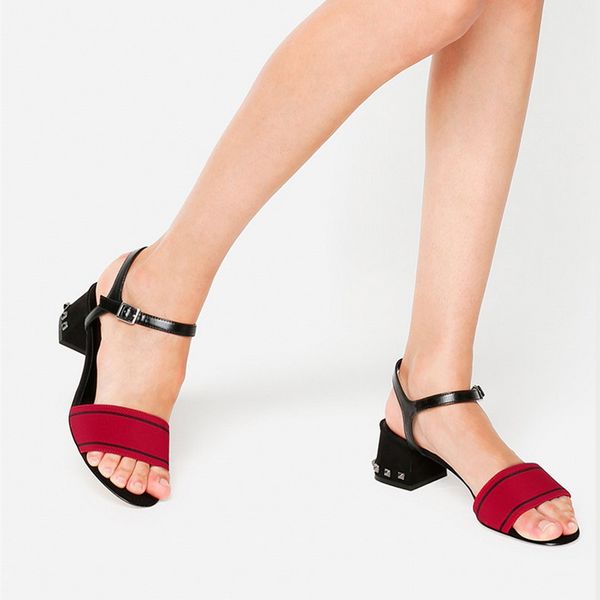 2018 luxury rivets ankle strap chunky heels women sandals open toe summer shoes sheepskin buckle party dress sandals, Black
2018 luxury rivets ankle strap chunky heels women sandals open toe summer shoes sheepskin buckle party dress sandals, Black
