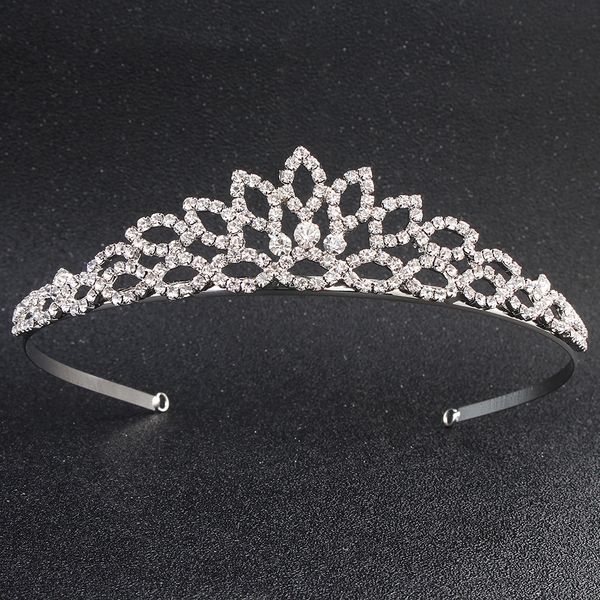 elegant bride tiaras rhinestone wedding crown for bride silvery vintage wedding accessories headpieces
elegant bride tiaras rhinestone wedding crown for bride silvery vintage wedding accessories headpieces