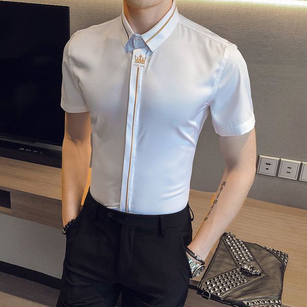 2020 летняя мужская рубашка повседневная slim fit рубашка с коротким рукавом уличная социальная корона вышитая смокинг платье tide s-5xl, White;black
2020 летняя мужская рубашка повседневная slim fit рубашка с коротким рукавом уличная социальная корона вышитая смокинг платье tide s-5xl, White;black
