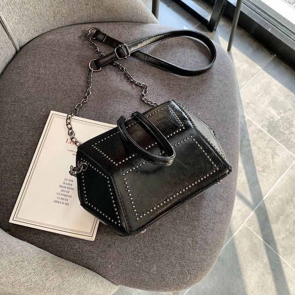 net red small bag women 2019 autumn and winter new tide korean version of the wild ins messenger chain bag fashion shoulder bags
net red small bag women 2019 autumn and winter new tide korean version of the wild ins messenger chain bag fashion shoulder bags
