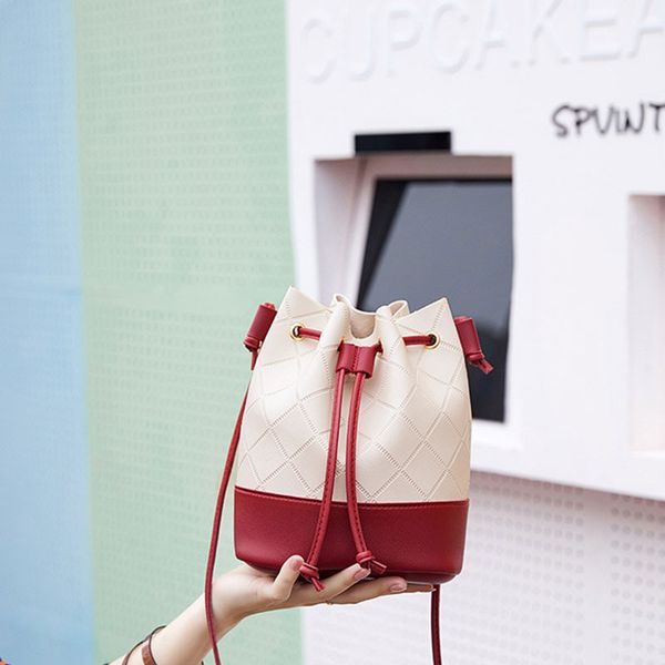 fashion bucket crossbody bags for women leather shoulder bags diamond lattice female mini messenger patchwork string open
fashion bucket crossbody bags for women leather shoulder bags diamond lattice female mini messenger patchwork string open