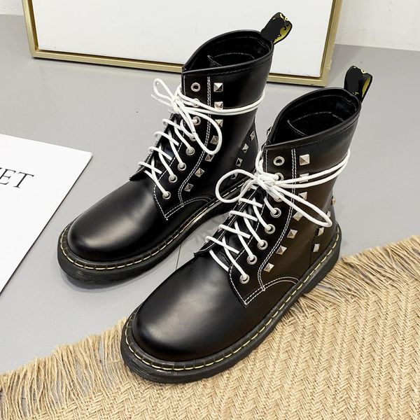molan brand designers 2019 winter luxury rivet black leather lace up short motorcycle boots platform 3cm women shoes size 35-40 
molan brand designers 2019 winter luxury rivet black leather lace up short motorcycle boots platform 3cm women shoes size 35-40