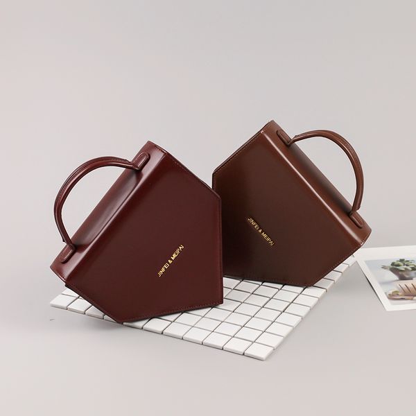 weixier retro leather bag brand designer diamond shape women messenger bags female simple small tote mini shoulder bags al-35
weixier retro leather bag brand designer diamond shape women messenger bags female simple small tote mini shoulder bags al-35