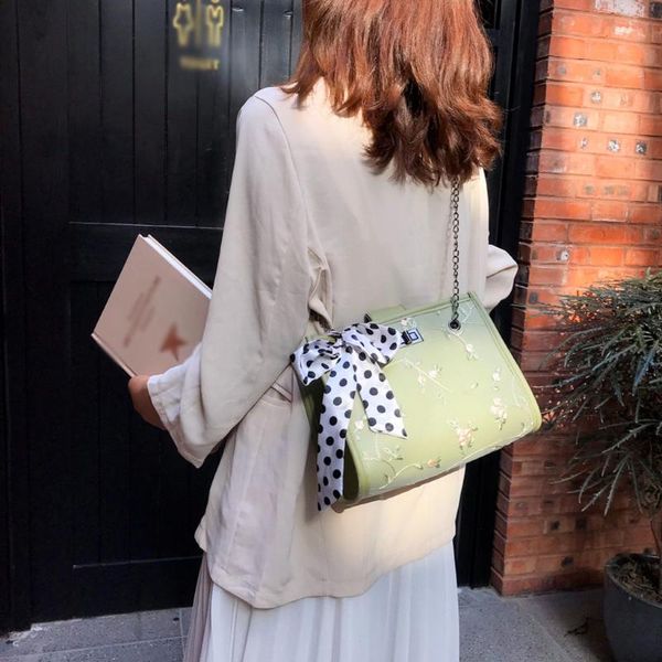 new wave versatile shoulder bags lace flower print bucket bags mini shoulder with chain small crossbody leaves decals
new wave versatile shoulder bags lace flower print bucket bags mini shoulder with chain small crossbody leaves decals