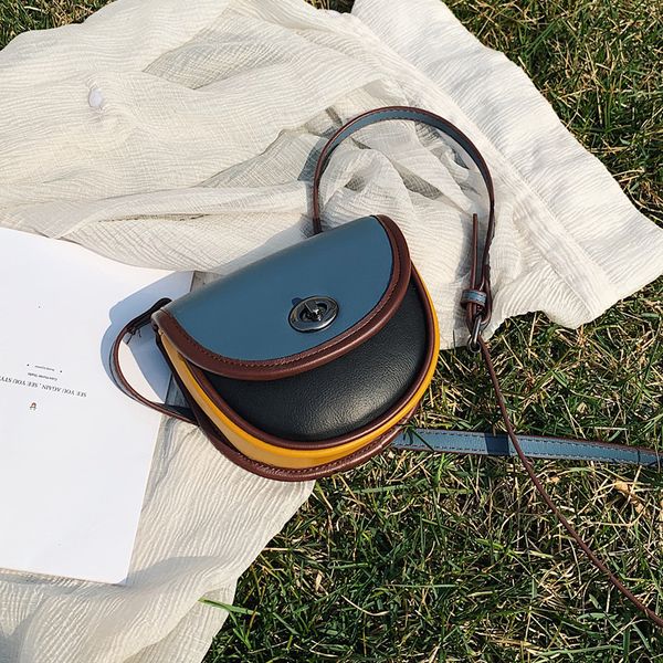 2020 новое качество плеча crossbody сумка женщины простой седло пакет дамы личность мини-сумочка дизайнер груди талии сумки t200409
2020 новое качество плеча crossbody сумка женщины простой седло пакет дамы личность мини-сумочка дизайнер груди талии сумки t200409