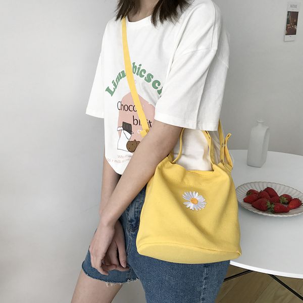 daisy embroidery women mini canvas shoulder bag small handbag totes ladies casual vintage purse cloth bucket pouch for girls
daisy embroidery women mini canvas shoulder bag small handbag totes ladies casual vintage purse cloth bucket pouch for girls