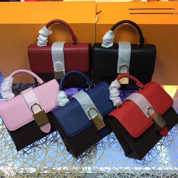 2020 wholesale casual long shoulder strap handbag with leather head lock bag leather shoulder messenger chain handbag all-match small square
2020 wholesale casual long shoulder strap handbag with leather head lock bag leather shoulder messenger chain handbag all-match small square
