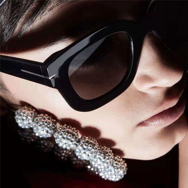 wholesale-simple fashion style square frame design men and women with sunglasses outdoor anti - uv protection eyewear with original box 664, White;black
wholesale-simple fashion style square frame design men and women with sunglasses outdoor anti - uv protection eyewear with original box 664, White;black