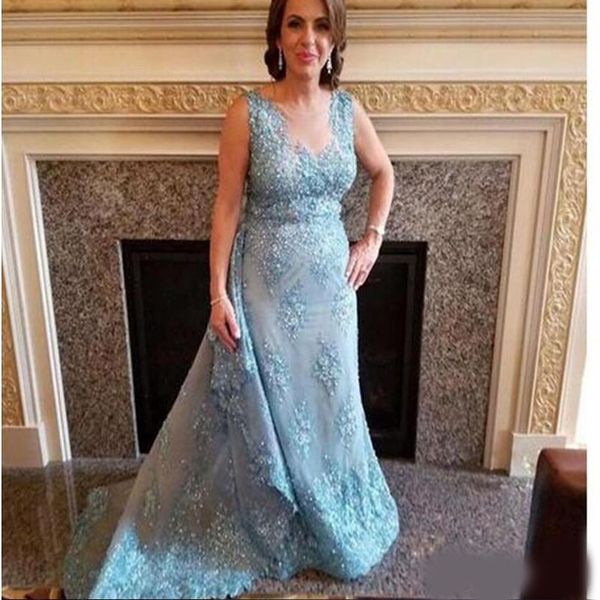 elegant light blue mother of the bride dresses sweep train sheer neck sleeveless formal wedding party gowns evening gowns for moms, Black;red
elegant light blue mother of the bride dresses sweep train sheer neck sleeveless formal wedding party gowns evening gowns for moms, Black;red