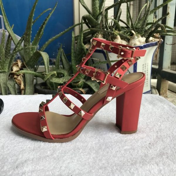 new european women's shoes rivet sandals, 9.5cm high, rivet fashion sandals 6 colors, size 35-41 thick with women's shoes, Black
new european women's shoes rivet sandals, 9.5cm high, rivet fashion sandals 6 colors, size 35-41 thick with women's shoes, Black
