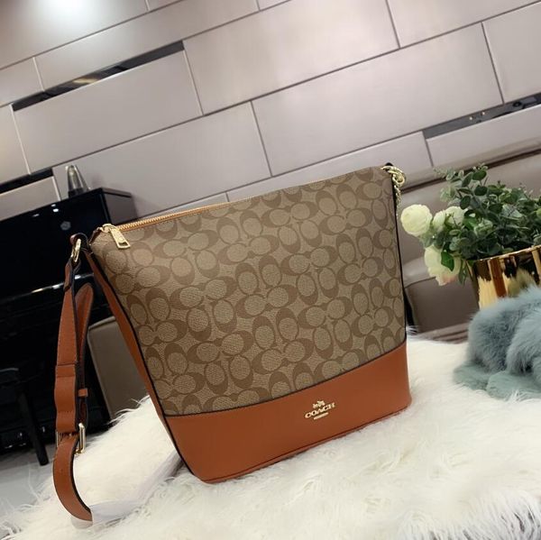 vintage classic bucket bag spliced shoulder strap cross-body bag durable fabric stylish lady 3 colors available size: 29*26cm
vintage classic bucket bag spliced shoulder strap cross-body bag durable fabric stylish lady 3 colors available size: 29*26cm