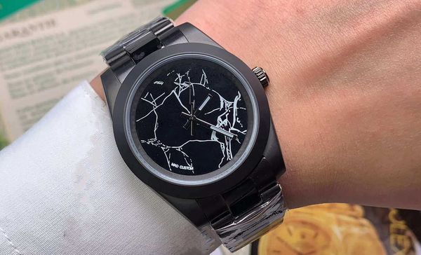 2020 40mm men's watch imported movement folding buckle all stainless steel black fashion luxury watch, Slivery;brown
2020 40mm men's watch imported movement folding buckle all stainless steel black fashion luxury watch, Slivery;brown