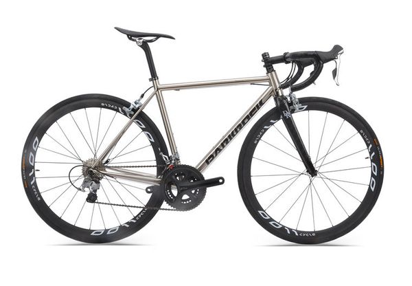 darkrock(dr) sepat road bikes 700c shi mano 105/5800 groupset 7.9kg light cycling bicycle cr-mo 4135 heating treated carbon
darkrock(dr) sepat road bikes 700c shi mano 105/5800 groupset 7.9kg light cycling bicycle cr-mo 4135 heating treated carbon
