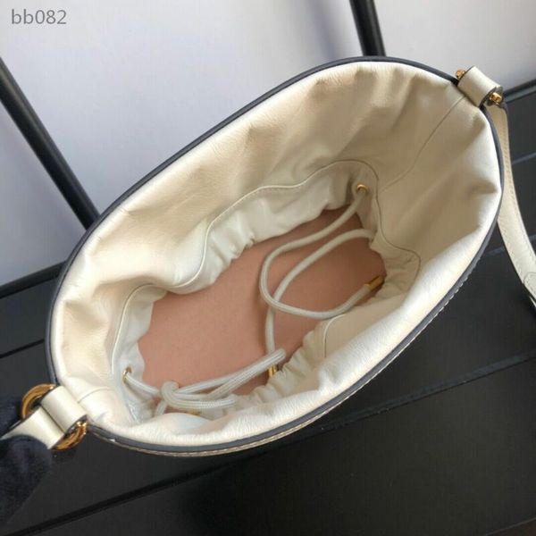 европа и америка 1955 horsebit bucket bag women vintage bag fashion wild shoulder messenger bag стильный бит ведро сумки поставляются с коро
европа и америка 1955 horsebit bucket bag women vintage bag fashion wild shoulder messenger bag стильный бит ведро сумки поставляются с коро