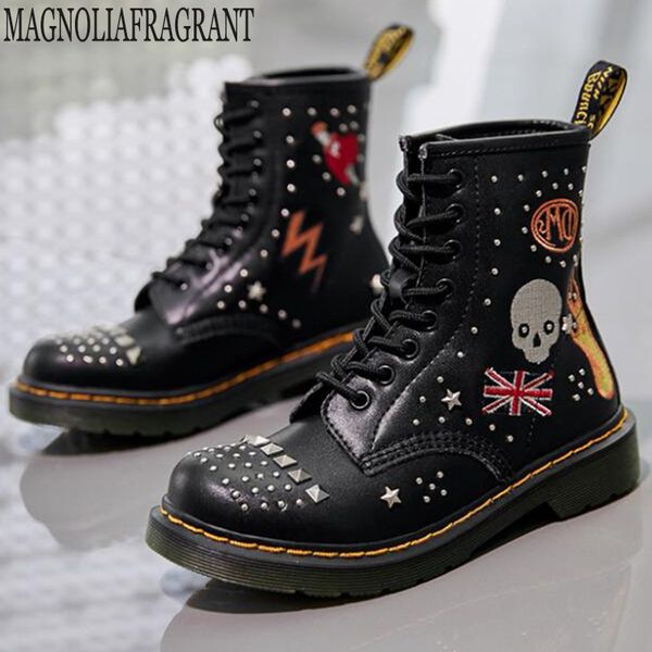 new platform ankle boots for women rivets leather boots ladies genuine leather flat lace up embroidery female y683, Black
new platform ankle boots for women rivets leather boots ladies genuine leather flat lace up embroidery female y683, Black