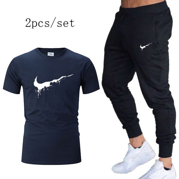 new fashion brand gym running clothes men's hooded sportswear men's autumn and spring jogging suit 2 sets of sports suits, Black;blue
new fashion brand gym running clothes men's hooded sportswear men's autumn and spring jogging suit 2 sets of sports suits, Black;blue