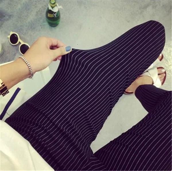 casual pants 2019 spring summer new fashion women vertical striped pants female pencil ankle length pants white black drop shipping, Black;white
casual pants 2019 spring summer new fashion women vertical striped pants female pencil ankle length pants white black drop shipping, Black;white