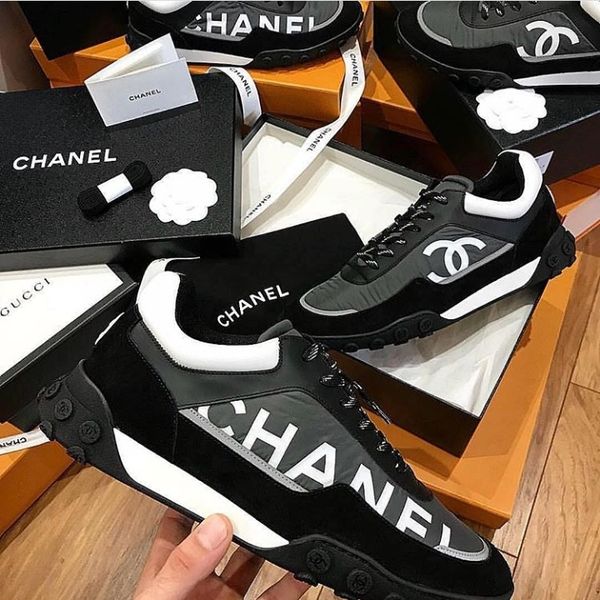 Hot Selling Suede Calfskin Sneaker Luxury Brand Womens Designer Shoes Colorful Low Top Trainers Top Quality Genuine Leather Sneakers
Hot Selling Suede Calfskin Sneaker Luxury Brand Womens Designer Shoes Colorful Low Top Trainers Top Quality Genuine Leather Sneakers