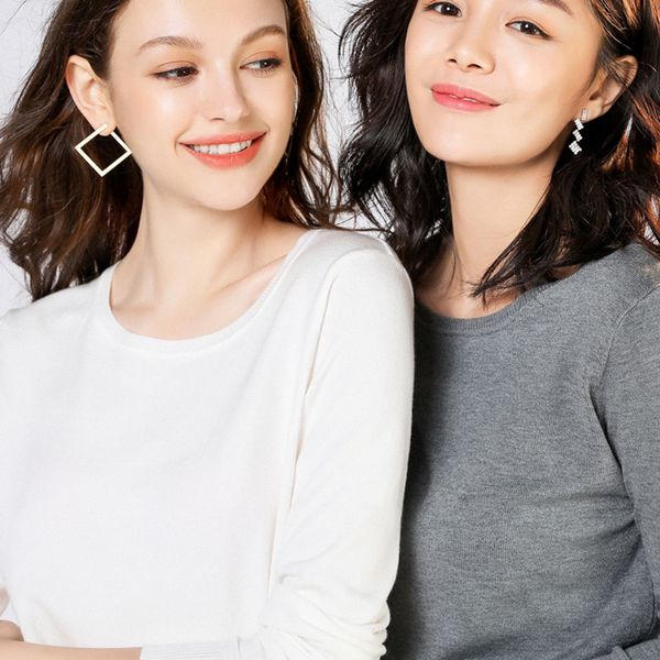 women's sweater 2019 winter new round neck solid color slim slimming women's bottoming knitted cashmere sweater, White;black 
women's sweater 2019 winter new round neck solid color slim slimming women's bottoming knitted cashmere sweater, White;black