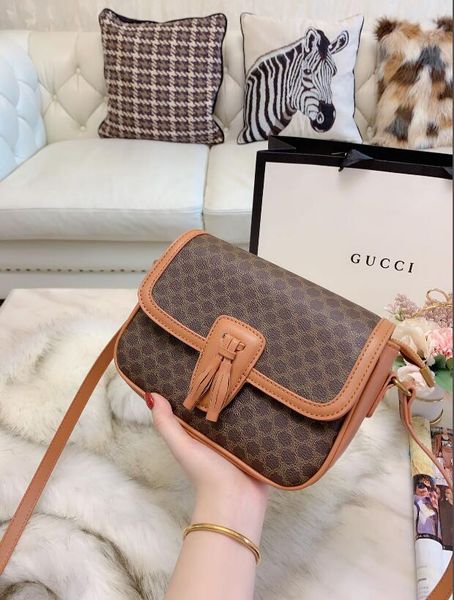 crossbody сумки посыльного роскошные сумки мешок плеча женщин хорошая кожа мути цвета famos бренд сумки 2019 стиль
crossbody сумки посыльного роскошные сумки мешок плеча женщин хорошая кожа мути цвета famos бренд сумки 2019 стиль