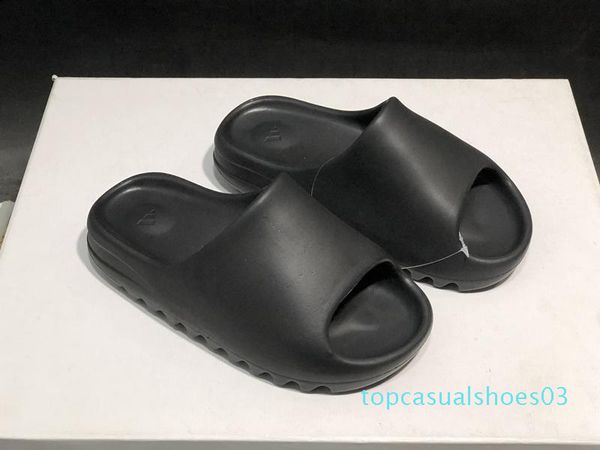 2020 трусы граффити desert sand black earth brown bone смола высокого качества kanye west мужчины женская пена runner сандал slipper36-45 l2
2020 трусы граффити desert sand black earth brown bone смола высокого качества kanye west мужчины женская пена runner сандал slipper36-45 l2
