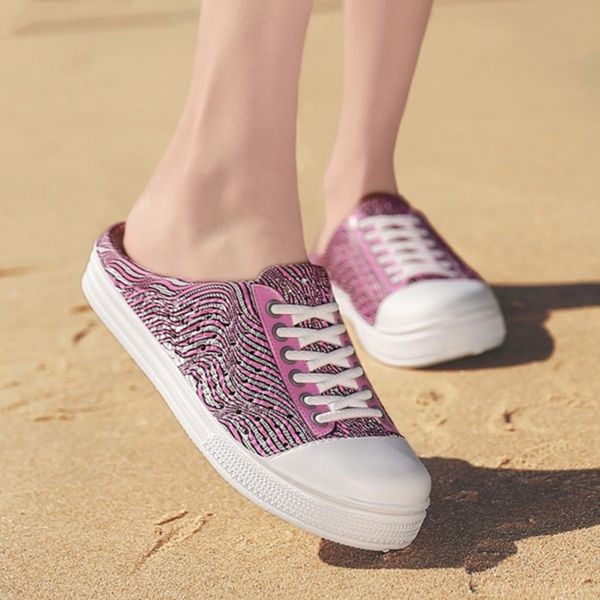 women jelly sandals home non-slip summer hole shoes female flat slippers plastic female girls waterproof garden shoes, Black
women jelly sandals home non-slip summer hole shoes female flat slippers plastic female girls waterproof garden shoes, Black