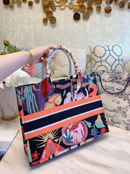 summer 2020 new women's shopping bag designer's one shoulder handbag fashion embroidery folding shopping bag
summer 2020 new women's shopping bag designer's one shoulder handbag fashion embroidery folding shopping bag