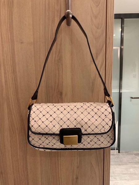 2020 designer's new saddle bags fashion women's messenger bags high-end single shoulder bag
2020 designer's new saddle bags fashion women's messenger bags high-end single shoulder bag
