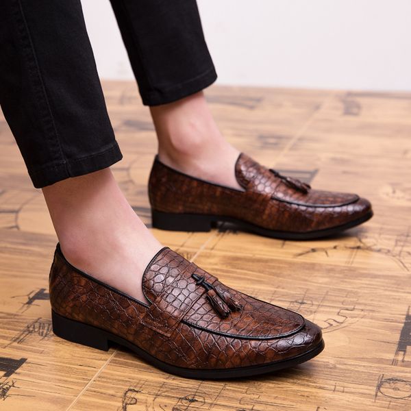pointed men formal business brogue shoes luxury men's dress shoes male casual leather wedding party loafers 2020, Black
pointed men formal business brogue shoes luxury men's dress shoes male casual leather wedding party loafers 2020, Black