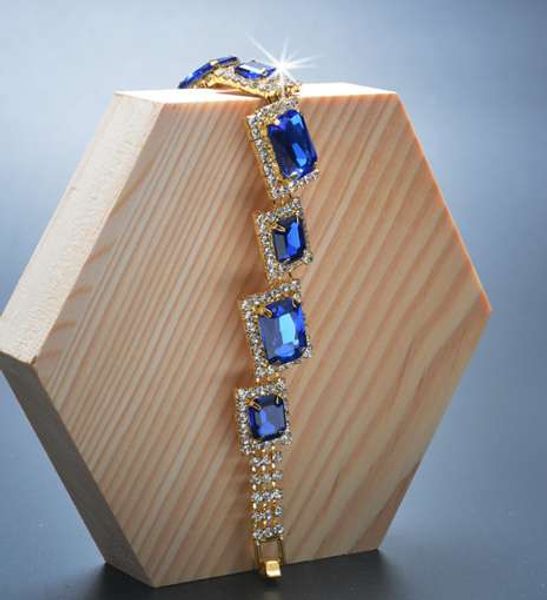 woman bling crystal bracelet iced out street jewelry micro pave cz bangles link punk gift link chain new, Golden;silver
woman bling crystal bracelet iced out street jewelry micro pave cz bangles link punk gift link chain new, Golden;silver