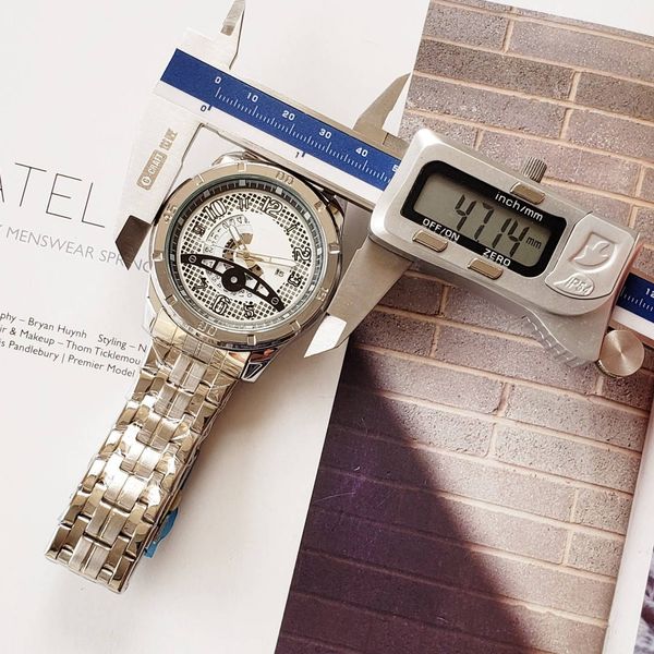 2019 new high-quality business leisure european and american big dial steel band scratch-proof mirror quartz male watch,es #83922, Slivery;brown
2019 new high-quality business leisure european and american big dial steel band scratch-proof mirror quartz male watch,es #83922, Slivery;brown