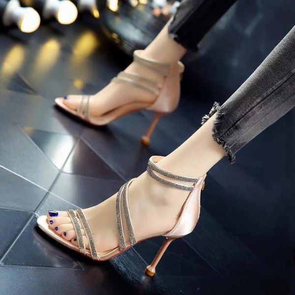 fashion rhinestone banquet dress shoes summer open toe fine heel champagne rhinestone high heels roman sandals z514, Black
fashion rhinestone banquet dress shoes summer open toe fine heel champagne rhinestone high heels roman sandals z514, Black