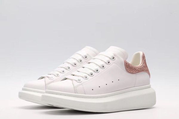 2019 designer luxury white leather casual shoes for girl women men black gold red fashion comfortable flat sneakers yd19030807
2019 designer luxury white leather casual shoes for girl women men black gold red fashion comfortable flat sneakers yd19030807