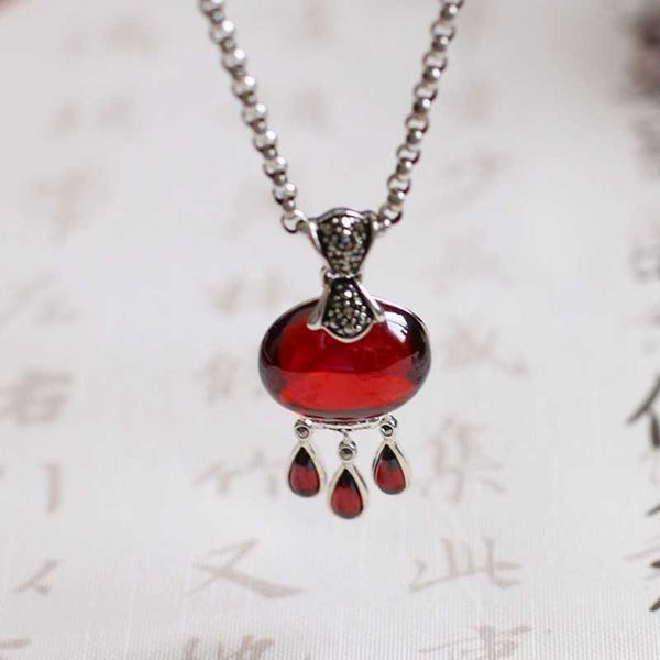925 silver pendant for women with natural garnet stones water drop vintage crystal pendant
925 silver pendant for women with natural garnet stones water drop vintage crystal pendant