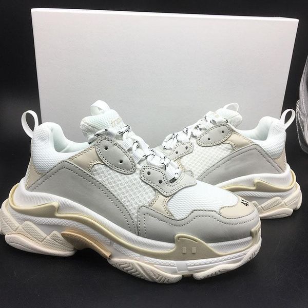 HOT Paris Triple S 17FW Dad Running Shoes Classic White Black Luxury Fashion Brand Designer Mens Women Sports Casual Shoes
HOT Paris Triple S 17FW Dad Running Shoes Classic White Black Luxury Fashion Brand Designer Mens Women Sports Casual Shoes