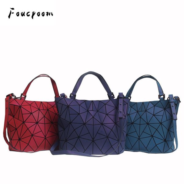 2020 new luminous handbag bags women geometry bucket bag tote female folding plain shoulder bags hologram large messenger bag
2020 new luminous handbag bags women geometry bucket bag tote female folding plain shoulder bags hologram large messenger bag