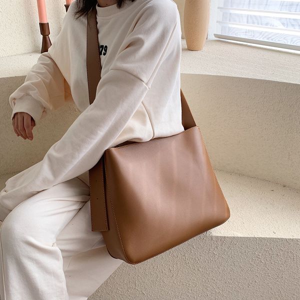 qiu dong bag with large capacity female 2020 new korean version of 100 cross-body bag college students class simple shoulder
qiu dong bag with large capacity female 2020 new korean version of 100 cross-body bag college students class simple shoulder