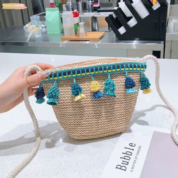 2020 fashion straw messenger bag with tassel weaving boho small bucket bag women summer beach rattan bag
2020 fashion straw messenger bag with tassel weaving boho small bucket bag women summer beach rattan bag
