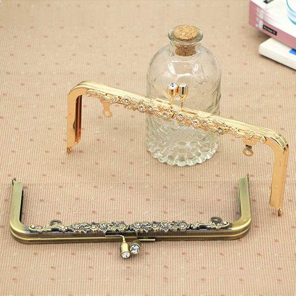 20.5cm square trophy head mill finish no hole screw export of gold manual diy bag hardware parts manual luggage and bags, Black 
20.5cm square trophy head mill finish no hole screw export of gold manual diy bag hardware parts manual luggage and bags, Black