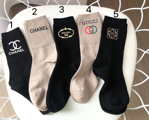 classic designers women winter warm cotton socks italy brands ladies soft long short ankle socks s348, Black;white
classic designers women winter warm cotton socks italy brands ladies soft long short ankle socks s348, Black;white