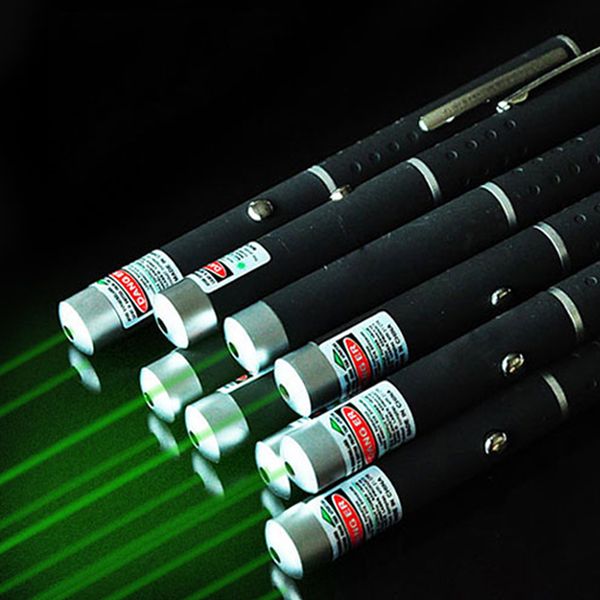 real store astronomy high power 5mw 532nm green laser pointer pen visible beam kids toys fashion gift presentation pointer powerful lazer
real store astronomy high power 5mw 532nm green laser pointer pen visible beam kids toys fashion gift presentation pointer powerful lazer