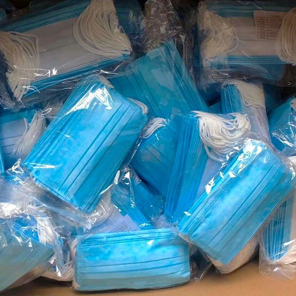 disposable masks 3 layers dust-proof face protector dust-proof salon isolation ear hanging mask party 50ps
disposable masks 3 layers dust-proof face protector dust-proof salon isolation ear hanging mask party 50ps