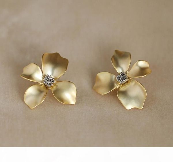 s925 silver needle copper ретро серьга стержня sweet girl модельер цветок серьга ювелирные изделия для партии бесплатной доставки, Golden;silver
s925 silver needle copper ретро серьга стержня sweet girl модельер цветок серьга ювелирные изделия для партии бесплатной доставки, Golden;silver