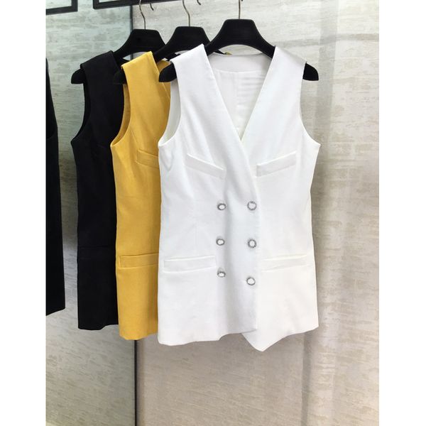 5.21 2020 summer new women fashion v-neck sleeveless diamonds button decoration temperament vest, Black;white
5.21 2020 summer new women fashion v-neck sleeveless diamonds button decoration temperament vest, Black;white