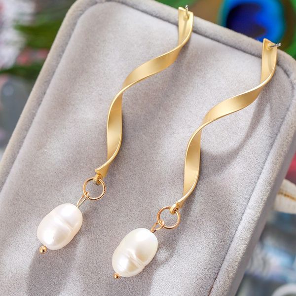 bxw new design spiral metal piece geometric irregular natural freshwater pearl pendant earrings female earrings, Silver
bxw new design spiral metal piece geometric irregular natural freshwater pearl pendant earrings female earrings, Silver