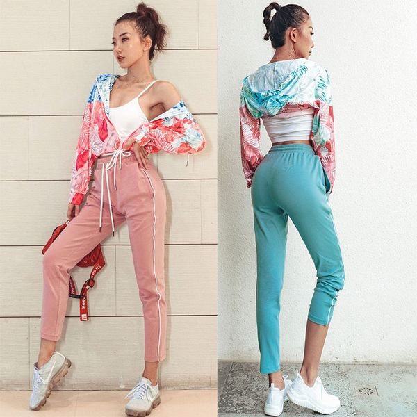 women's sports suit 2pcs/sets(hit the color stitching loose coat+sport pants) female sportswear gym fitness clothes sporty sets, White;black
women's sports suit 2pcs/sets(hit the color stitching loose coat+sport pants) female sportswear gym fitness clothes sporty sets, White;black