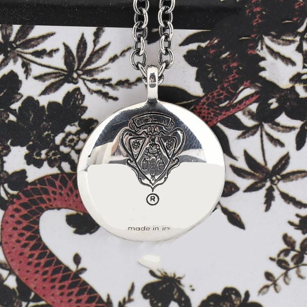 vintage 925 sterling silver round pendant necklace shield flower pendant necklace punk couple s925 sterling silver necklace 
vintage 925 sterling silver round pendant necklace shield flower pendant necklace punk couple s925 sterling silver necklace