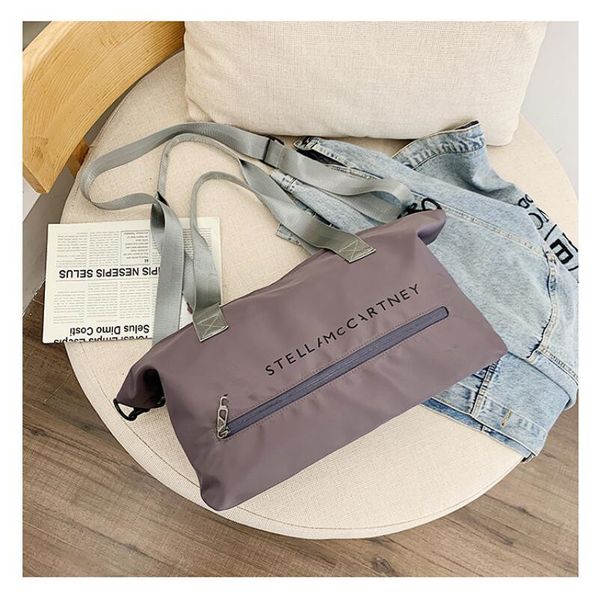 2020 new xa2121 garment travel bag with shoulder strap duffel bag carry on hanging suitcase clothing business bag multiple pockets 
2020 new xa2121 garment travel bag with shoulder strap duffel bag carry on hanging suitcase clothing business bag multiple pockets