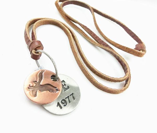 Manufacturers supply hotselling new Europeanstyle simple double brand 1977 Eagle Cowskin Necklace Mens Tshirt accessories wholesale
Manufacturers supply hotselling new Europeanstyle simple double brand 1977 Eagle Cowskin Necklace Mens Tshirt accessories wholesale