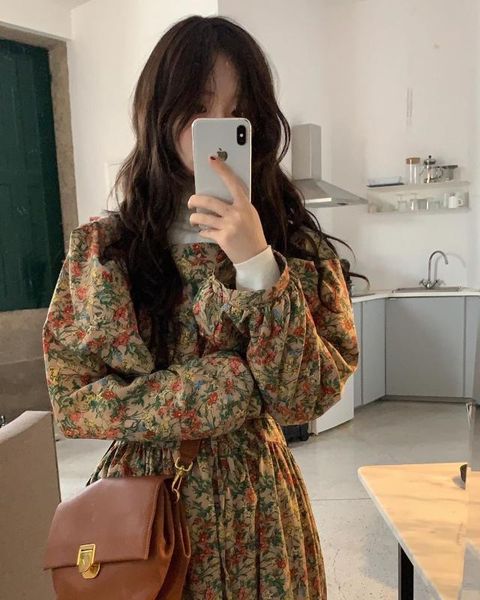 korea small square collar temperament sleeve chic in early spring flowers with waist dress, Black;gray
korea small square collar temperament sleeve chic in early spring flowers with waist dress, Black;gray